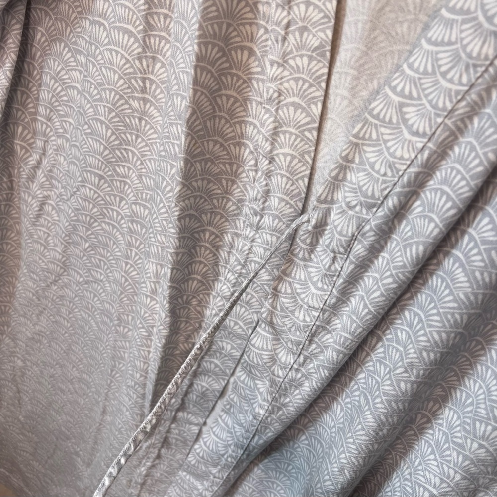 Garnet Hill Sleep Robe White Gray size Small - Picture 3 of 8